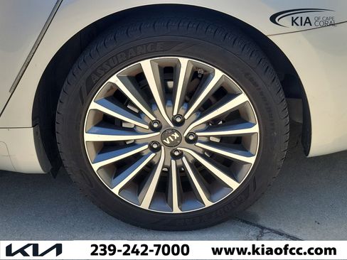 Used 2017 Kia Cadenza Technology FWD image 11