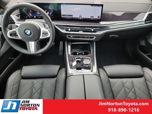 Used 2025 BMW X5 xDrive40i w/ M Sport Package AWD/4WD image 29