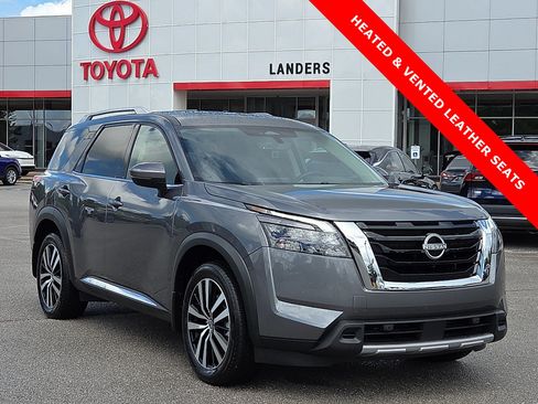 Used 2025 Nissan Pathfinder Platinum w/ Cargo Package AWD/4WD image 1