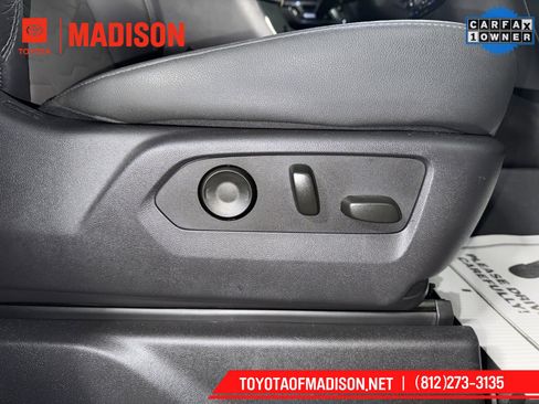 Used 2025 Chevrolet Silverado 2500 ZR2 w/ Technology Package image 13