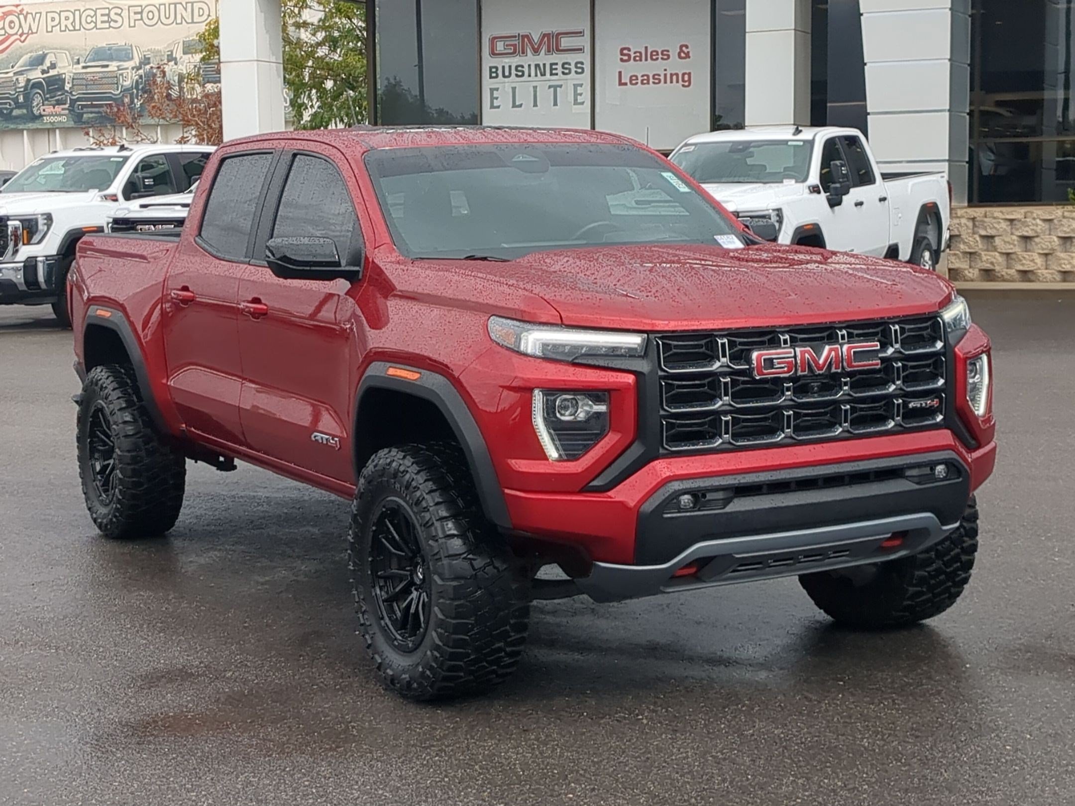 Used 2024 GMC Canyon AT4 w/ AT4 Premium Package AWD/4WD image 7