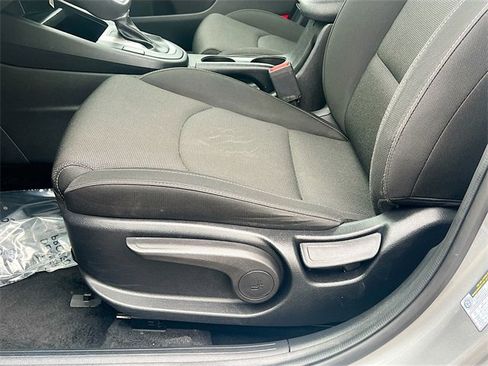 Used 2022 Kia Forte LXS image 18