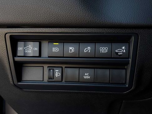 Used 2024 Toyota Tundra Limited w/ Power Package AWD/4WD image 31