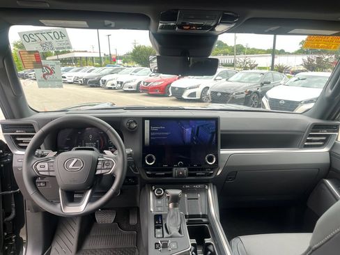Used 2026 Lexus GX 550 w/ Accessory Package (2T) AWD/4WD image 21
