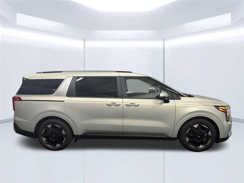 Used 2026 Kia Carnival EX FWD image 6