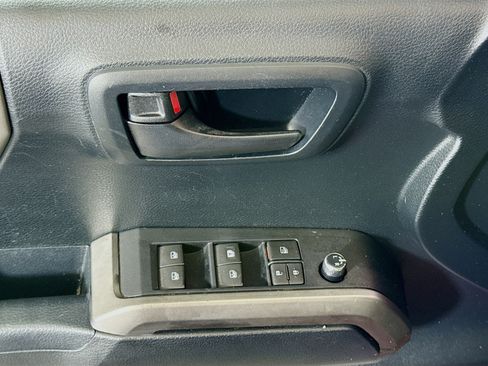 Used 2016 Toyota Tacoma SR5 w/ Towing Package image 23