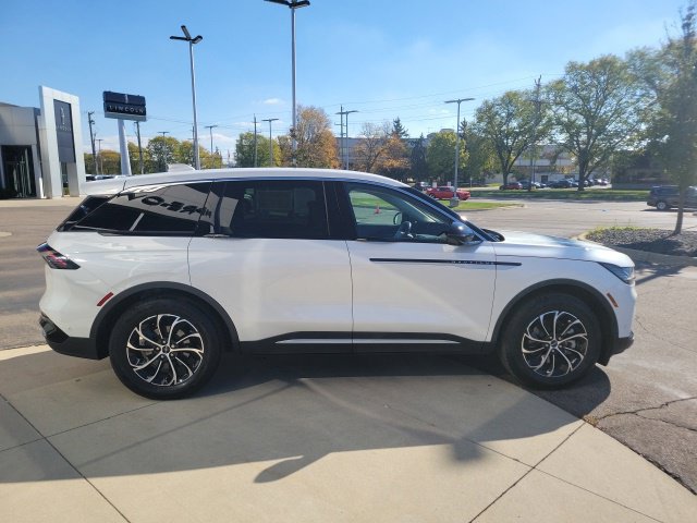 Certified 2024 Lincoln Nautilus Premier AWD/4WD image 2
