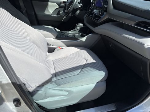 Used 2023 Toyota Highlander LE image 13