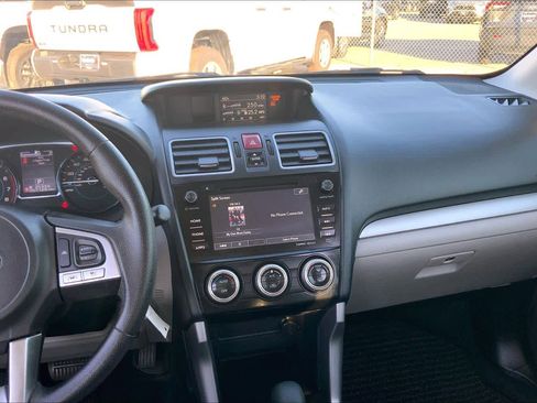 Used 2018 Subaru Forester 2.5i Premium image 6