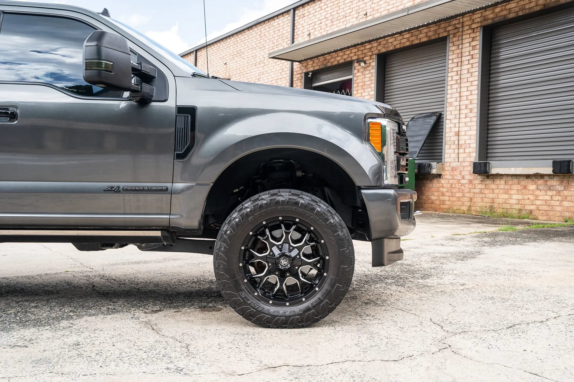Used 2019 Ford F350 Platinum w/ Platinum Ultimate Package AWD/4WD image 12