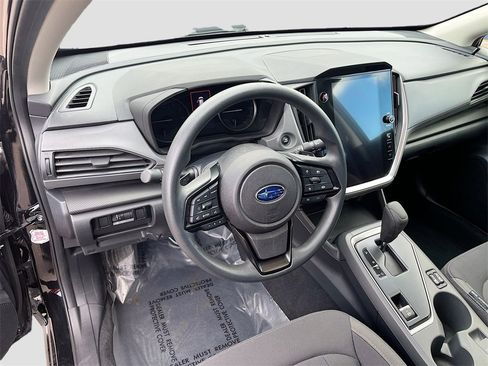 Used 2025 Subaru Crosstrek 2.0i Premium image 9
