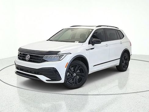 Used 2024 Volkswagen Tiguan SE R-Line AWD/4WD image 1