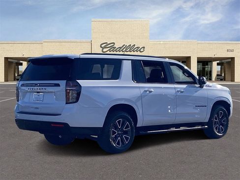 Used 2023 Chevrolet Suburban Z71 w/ Luxury Package image 5