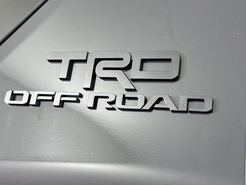 Certified 2025 Toyota 4Runner TRD Off-Road Premium AWD/4WD image 15