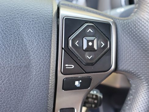 Used 2018 Toyota Tacoma SR5 image 20