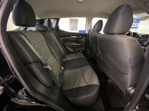 Used 2022 Nissan Rogue Sport SV FWD image 31