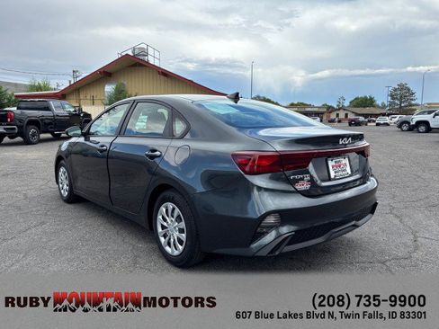 Used 2023 Kia Forte LX FWD image 5