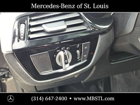 Used 2021 BMW 530i xDrive w/ Premium Package image 17