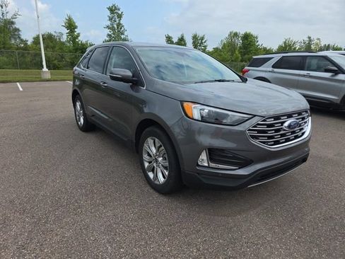 Certified 2024 Ford Edge Titanium AWD/4WD image 2