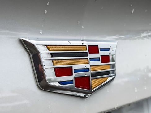 Certified 2023 Cadillac XT4 Luxury w/ Cold Weather Package FWD image 10