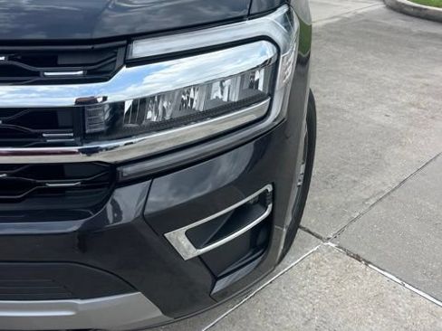 Used 2023 Ford Expedition Max Limited AWD/4WD image 12