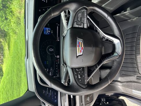 Used 2021 Cadillac Escalade Sport RWD image 17
