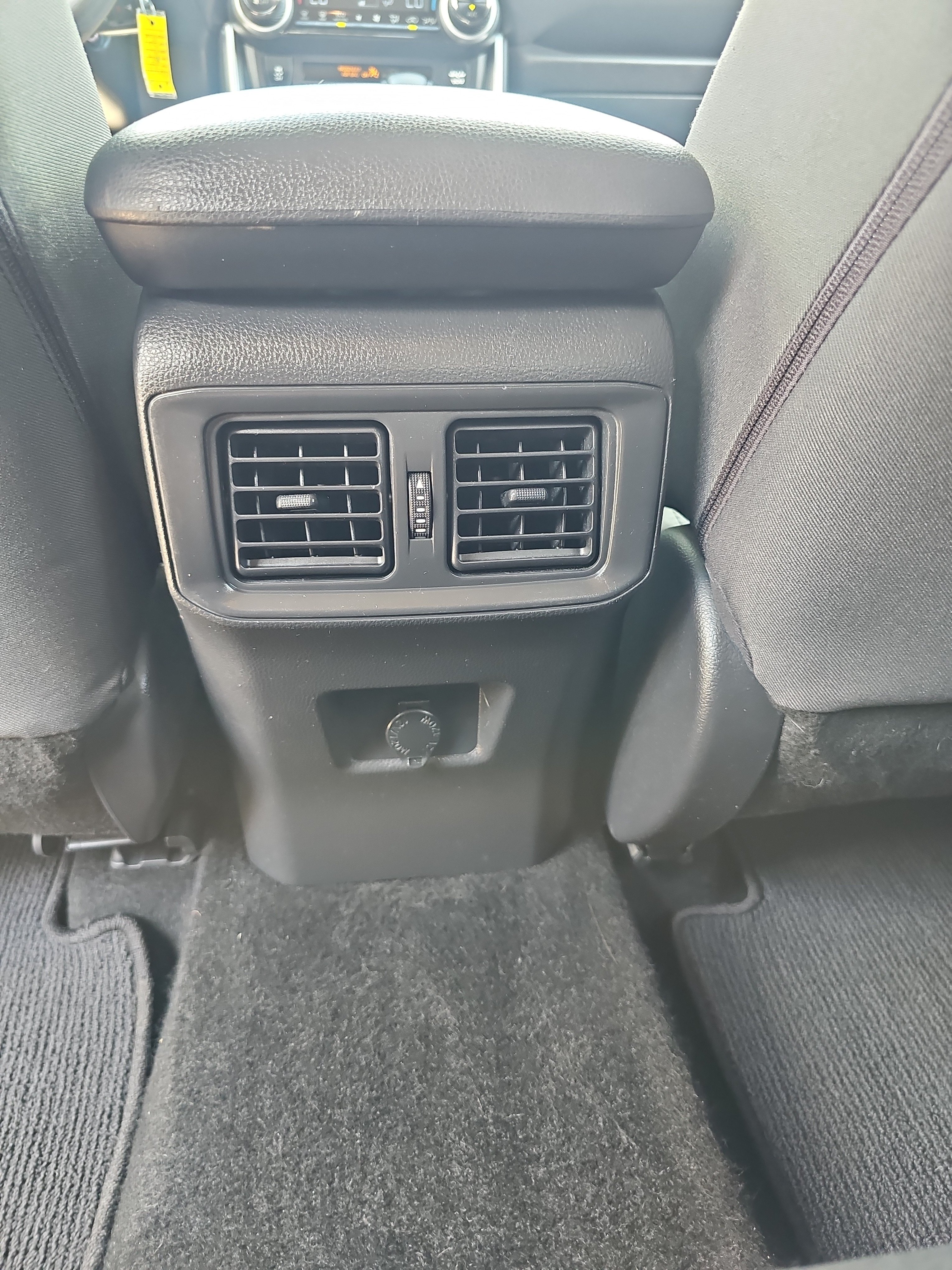 Used 2019 Toyota RAV4 LE w/ Carpet Mat Package AWD/4WD image 15