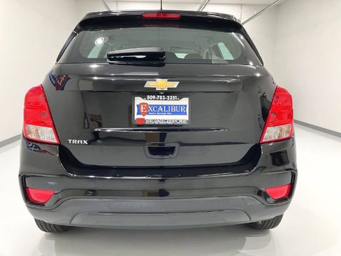 Used 2019 Chevrolet Trax LS w/ LPO, Cargo Package image 11