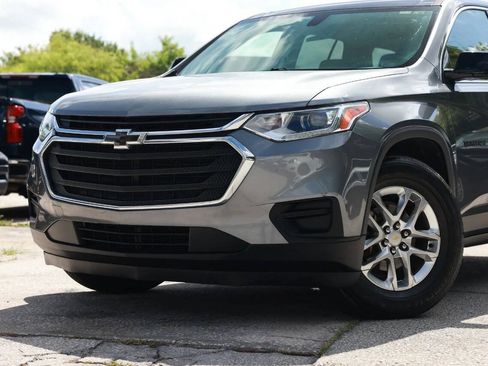 Used 2019 Chevrolet Traverse LS FWD image 2