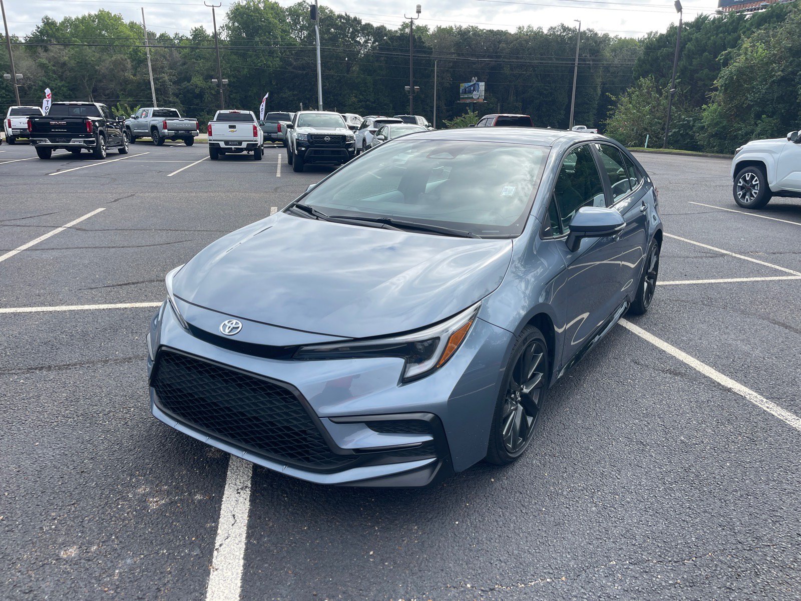 Used 2024 Toyota Corolla SE FWD image 3