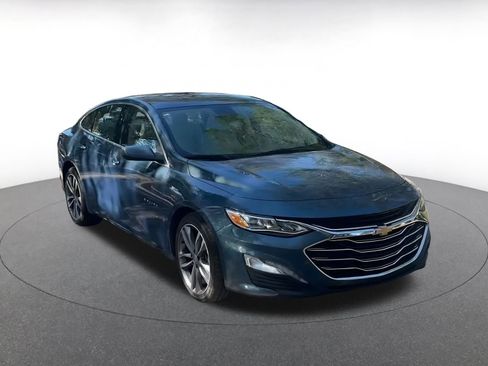 Used 2024 Chevrolet Malibu LT image 3