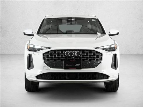 Certified 2025 Audi Q5 Premium w/ Convenience Package AWD/4WD image 2
