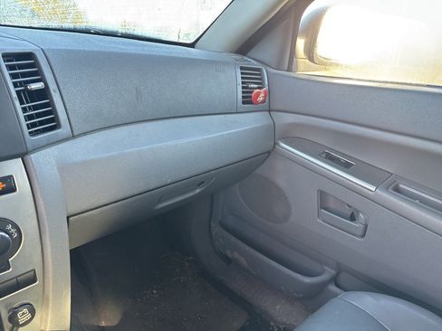 Used 2005 Jeep Grand Cherokee Laredo image 16