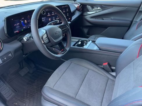 New 2025 Chevrolet Blazer EV RS image 10