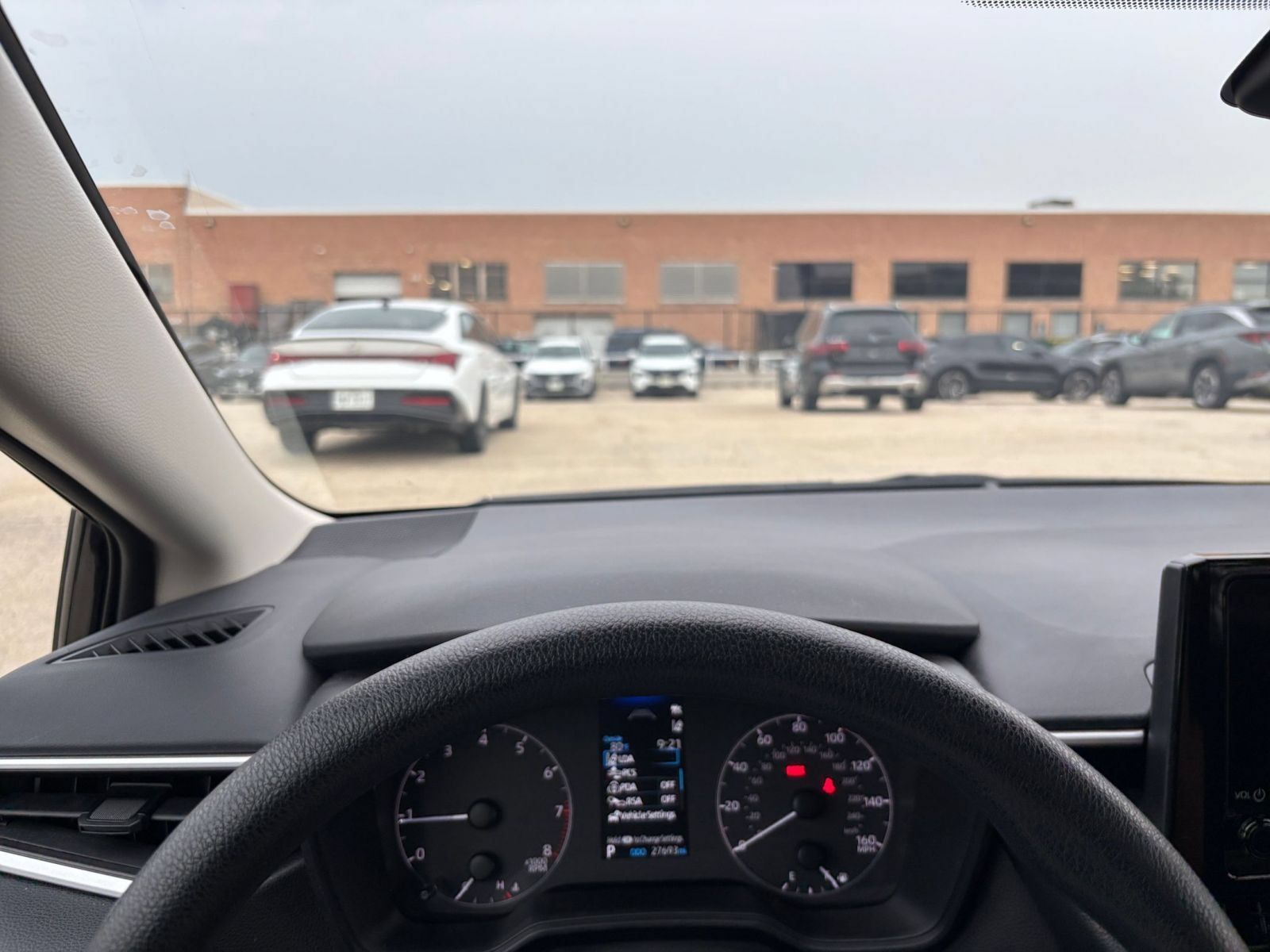 Used 2025 Toyota Corolla LE FWD image 31