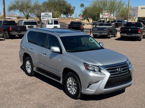 Used 2016 Lexus GX 460 w/ Premium Package image 22