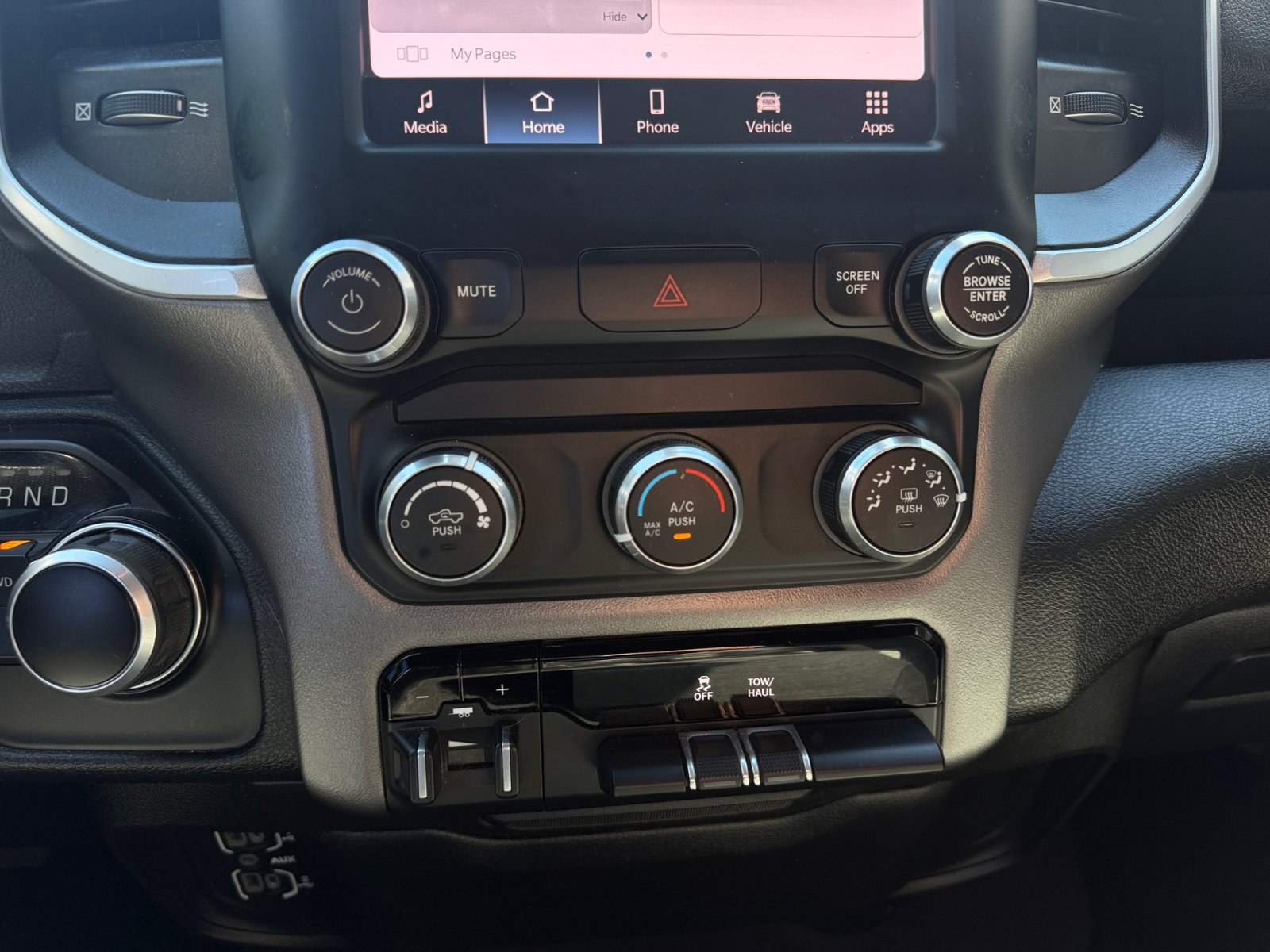 Certified 2022 RAM 2500 Big Horn AWD/4WD image 17