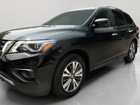 Used 2020 Nissan Pathfinder S FWD image 10