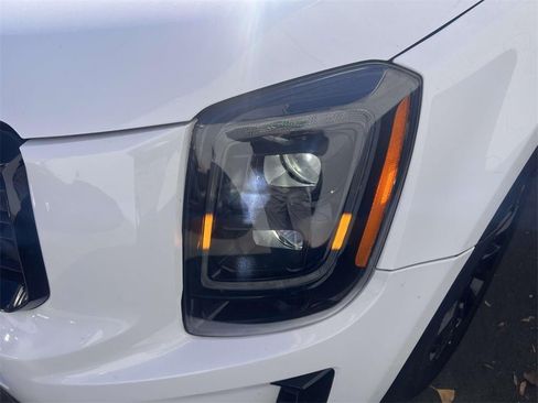 Used 2022 Kia Telluride EX w/ EX Premium Package image 8