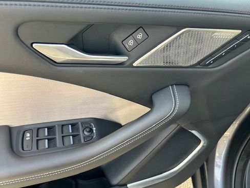 Used 2023 Jaguar I-PACE HSE image 15