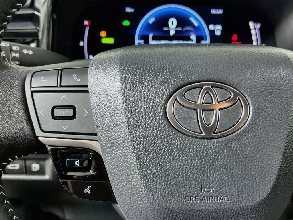 Used 2026 Toyota Camry SE FWD image 16