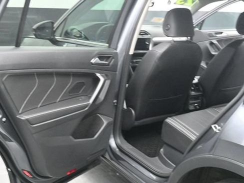 Used 2023 Volkswagen Tiguan SE AWD/4WD image 23