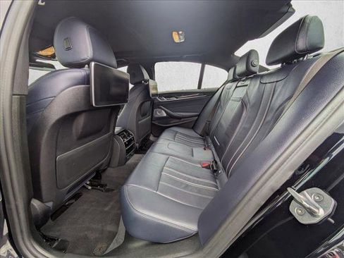 Used 2018 BMW 530e xDrive image 17