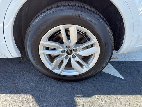 Used 2023 Audi Q5 2.0T Premium w/ Convenience Package image 8