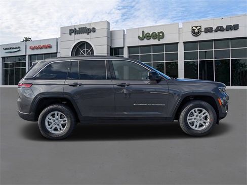 New 2025 Jeep Grand Cherokee Laredo w/ Luxury Tech Group I image 2