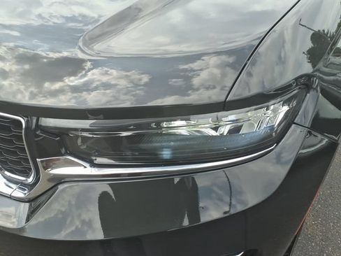 Certified 2023 Jeep Grand Cherokee Limited AWD/4WD image 13