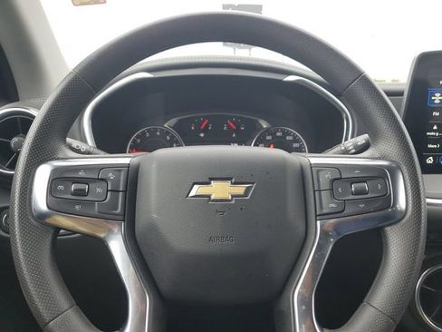 Used 2025 Chevrolet Blazer LT FWD image 21