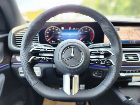 New 2026 Mercedes-Benz GLS 450 4MATIC image 31