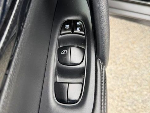 Used 2020 Nissan Rogue SL w/ Premium Package image 20