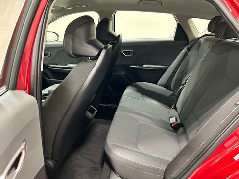 New 2025 Kia K4 LXS image 23